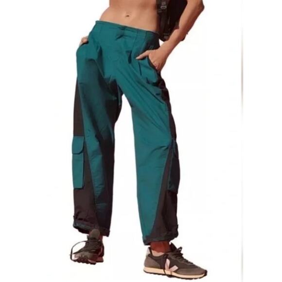 Free People FP Movement Mesmerize Me Colorblock Cargo Pants Size S Spruced Up - Picture 15 of 16